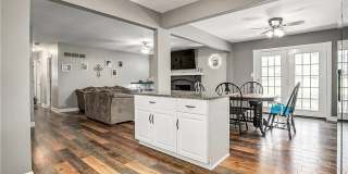 Spacious 3bd/2ba House in Independence, MO! Gallery 8