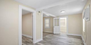 $1795 3br/1bath CUTE House w/ HUGE YARD Gallery 8
