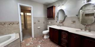 Charming single family home on peaceful canal Gallery 17