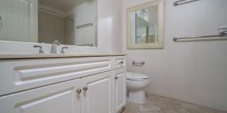 LARGE and SPACIOUS 3bd/3ba/2pkg (SEA COUNTRY) $3900 Gallery 22