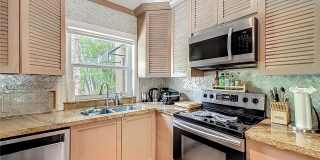 1419 NE 4th Ct Gallery 14