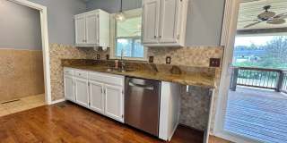One-Level Living with Garage on a Cul-de-Sac in Nashville! Gallery 8