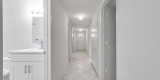 "Rare Single-Story Remodel: Modern 3BR End-Unit in University Park Gallery 53