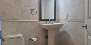 5880 Collins Ave Gallery 8