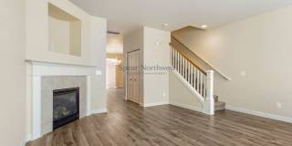 Freshly Remodeled 3-Story Townhome in a Gated Community — Blocks to MAX & Gresham Station Gallery 6