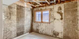 End Unit Townhome with 2 Beds, an Office and Southern Exposure Gallery 16