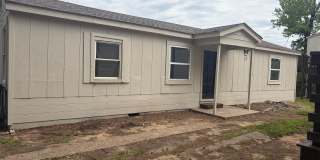 2 BEDROOM 1 BATH HOUSE, WITH CENTRAL HEAT & AIR, ALL ELECTRIC, FENCED YARD. APPLICATION AND PET FEES APPLY. Gallery 1