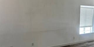 517 S Hewes Gallery 2