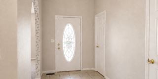 Beautiful 4 Bedroom home Gallery 7
