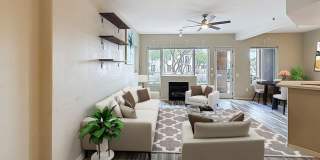 Charming 2BR Townhome in Phoenix Gallery 5