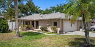 WELCOME TO THIS BEAUTIFULLY UPDATED 2 BEDROOM, 2 BATHROOM VILLA LOCATED IN THE DESIRABLE CENTER GATE COMMUNITY OF SARASOTA! Gallery 28