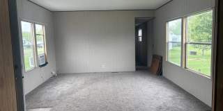 461 W Lytle Street Gallery 1