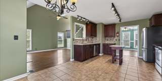Pet Friendly Three Bedroom! Gallery 14