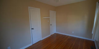 3 Bed / 1 Bath Home w/Sunroom in Midtown Neighborhood! Gallery 21