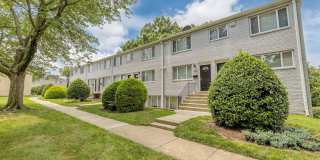 Renaissance Club Gallery 21