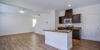 Beautiful 3 Bed 2.5 Bath home in Tuscany community! Gallery 16