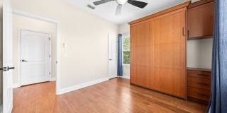 Stunningly Beautiful and Stylish Garage Apartment ~ Gallery 28