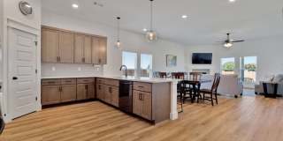 Newly built 3 Bed 2 bath home with Large backyard Gallery 6