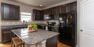 Exquisite 2-Story Home: Luxury Living in Tranquil Cul-de-Sac Setting!! Gallery 12