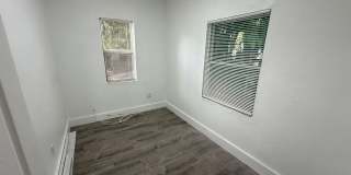 Remodeled 3/2 Childs Park Available Now ! Ask about move in specials! Gallery 13