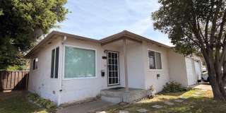 BRIGHT  SPACIOUS 2 BEDROOM/1 BATH AVAILABLE TO RENT IN LIVERMORE CA!!!! Gallery 1