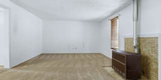 Downtown Castle Rock at its best!  Just a short 2 block walk to downtown. Gallery 6