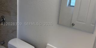 220 NW 16th Ter Gallery 5