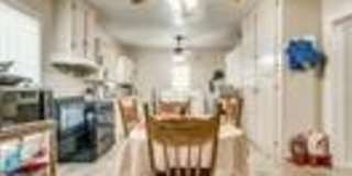 791 N Clinton Street Gallery 8