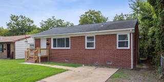 4BR | 2 Full Baths | Downtown Newport News Gallery 1