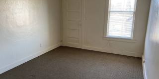 Cozy Upper Floor 2 Bedroom, 1 Bath Unit Gallery 8