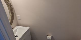 Townhome Close to I-485 and Shopping/Restaraunts Gallery 9