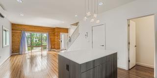 Modern 2-Bed, 2-Bath Townhome with Air-Conditioning in Rainier Beach Gallery 4