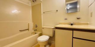 2 Bedroom, 2.5 Bath Townhouse Gallery 13