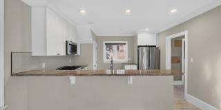 21 E REDMAN Avenue Gallery 25