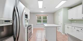 Your Own Backyard Oasis – 3 Bedroom Pool Home in South Crestview! Gallery 17