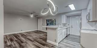 400 S Luna Court Gallery 1