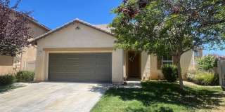 4 bedroom 3 bath Fairway Canyon Home Gallery 1