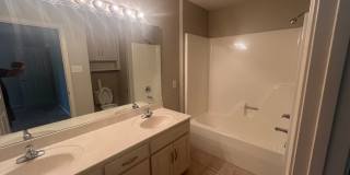 Nice Family home in Ward Gallery 20