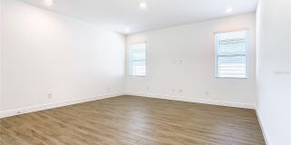 11165 GREEN CITRON Alley Gallery 17