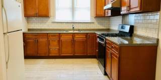 Gorgeous 3-Bedroom Townhome in Lawncrest! Available NOW! Gallery 1