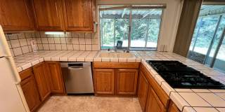 Spacious Home in Wonderful Davis Neighborhood! Spacious Home in Wonderful Davis Neighborhood! Gallery 9