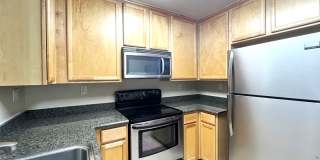 2 bed, 2 bath located in Corona, CA! Gallery 6