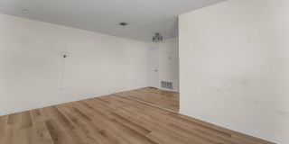 3916 Homan Avenue - 3918 Gallery 3
