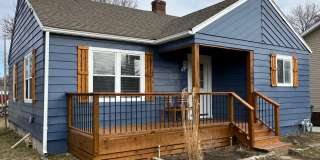 Immediate Move-In! Renovated 2BR House Near Ball State w/ Fireplace  Outdoor Space Gallery 1