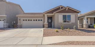 3 Bedrooms, 2.5 Bathrooms Gallery 1