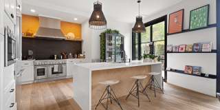 2065 Watsonia Ter Gallery 2