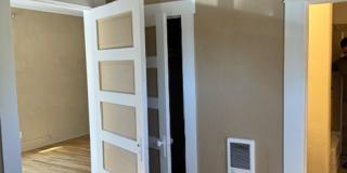 1114 W 8TH A&amp;B Gallery 23