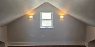 3 Bedroom Plus Home with Roof Top Deck Gallery 21