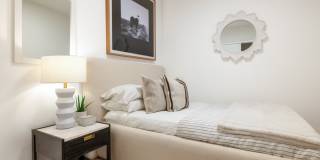 Reva Gallery 32