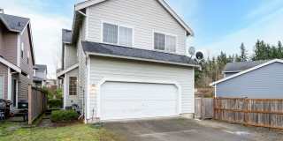 Modern 4 Bedroom, 2.5 Bath Home In Silver Creek w/AC Gallery 33